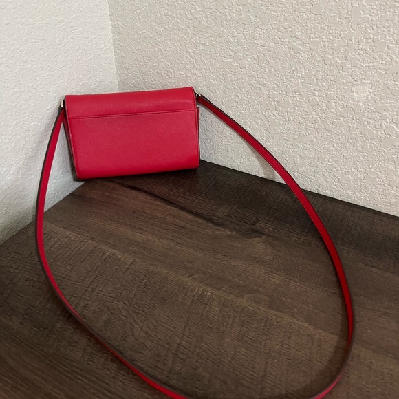 ♠️ Kate Spade red crossbody purse - Picture 2 of 5